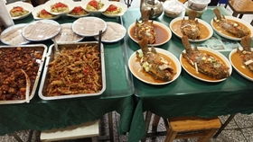云南昆明的特色美食让外国人吃得停不下来,太好吃了